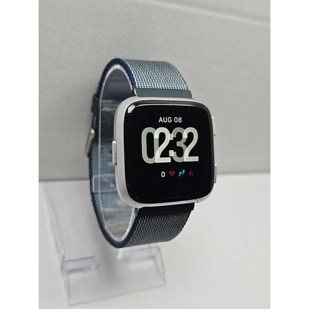Fitbit Versa FB504 Smartwatch Fitness Heart Rate Bluetooth Extr Bands No Charger